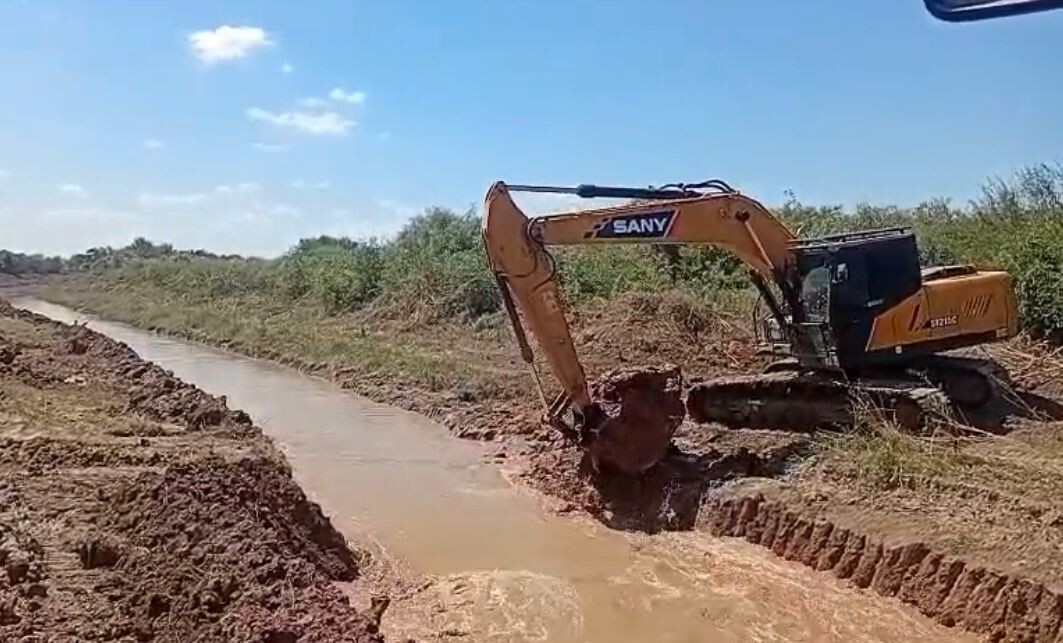 LA APA SANEÓ MÁS DE 11 KILÓMETROS DE CANALES Y MEJORÓ 20.000 HECTÁREAS PRODUCTIVAS