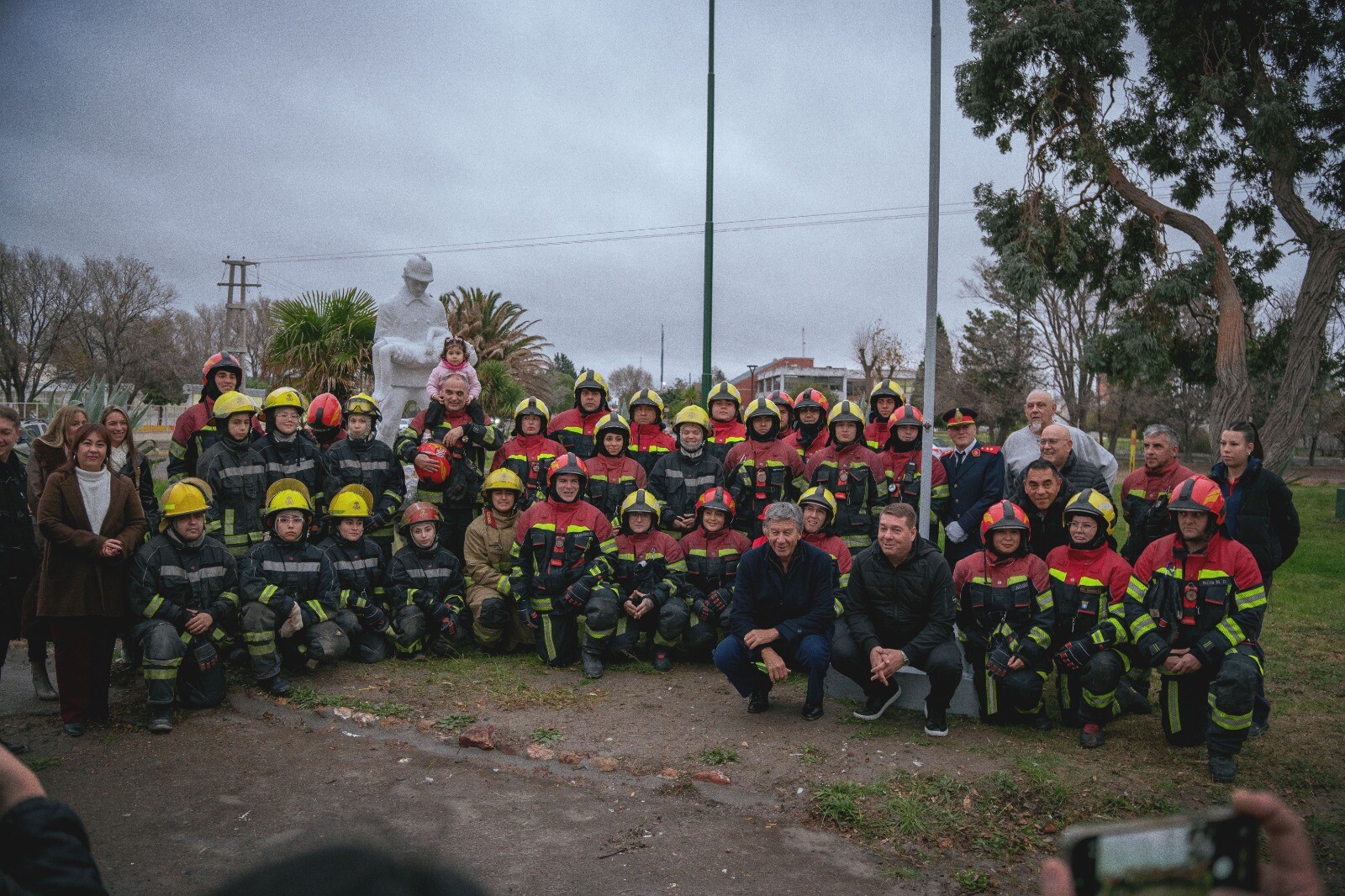 Biss acompañó el acto conmemorativo por el Día Nacional del Bombero Voluntario en Rawson