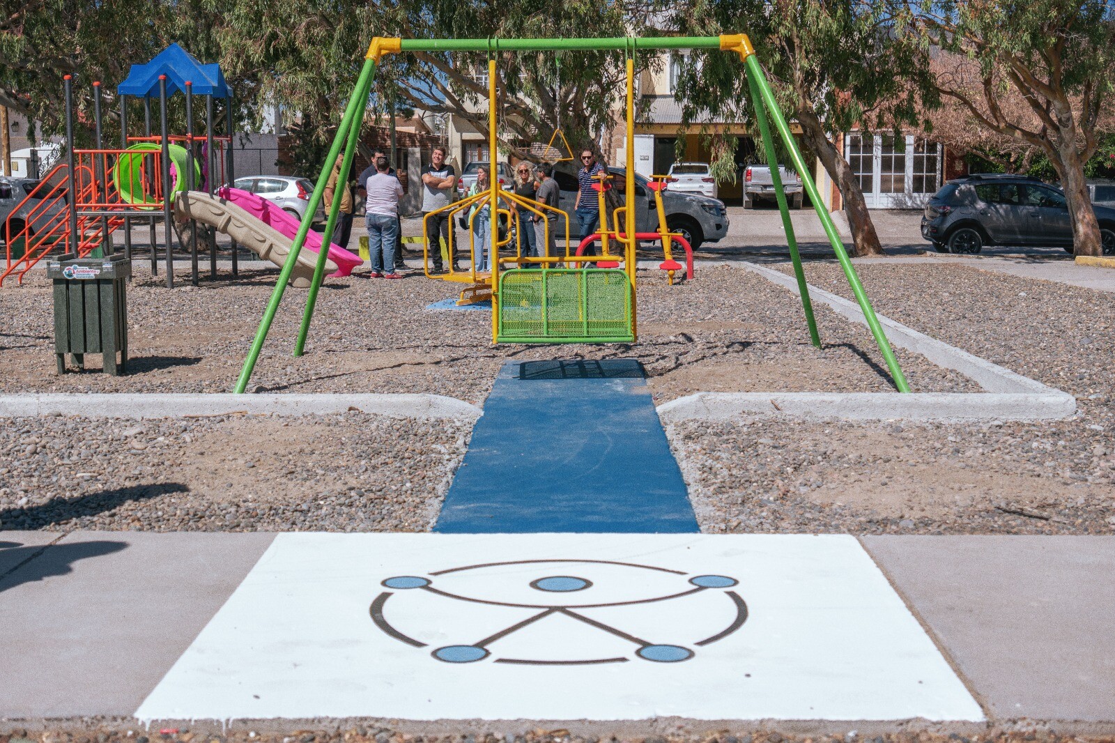 3-JUEGOS INFANTILES INCLUSIVOS EN EL PLAYÓN DEPORTIVO DE PLAYA UNIÓN.jpeg La Municipalidad de Rawson instalo juegos infantiles inclusivos en el playón deportivo de Playa Unión