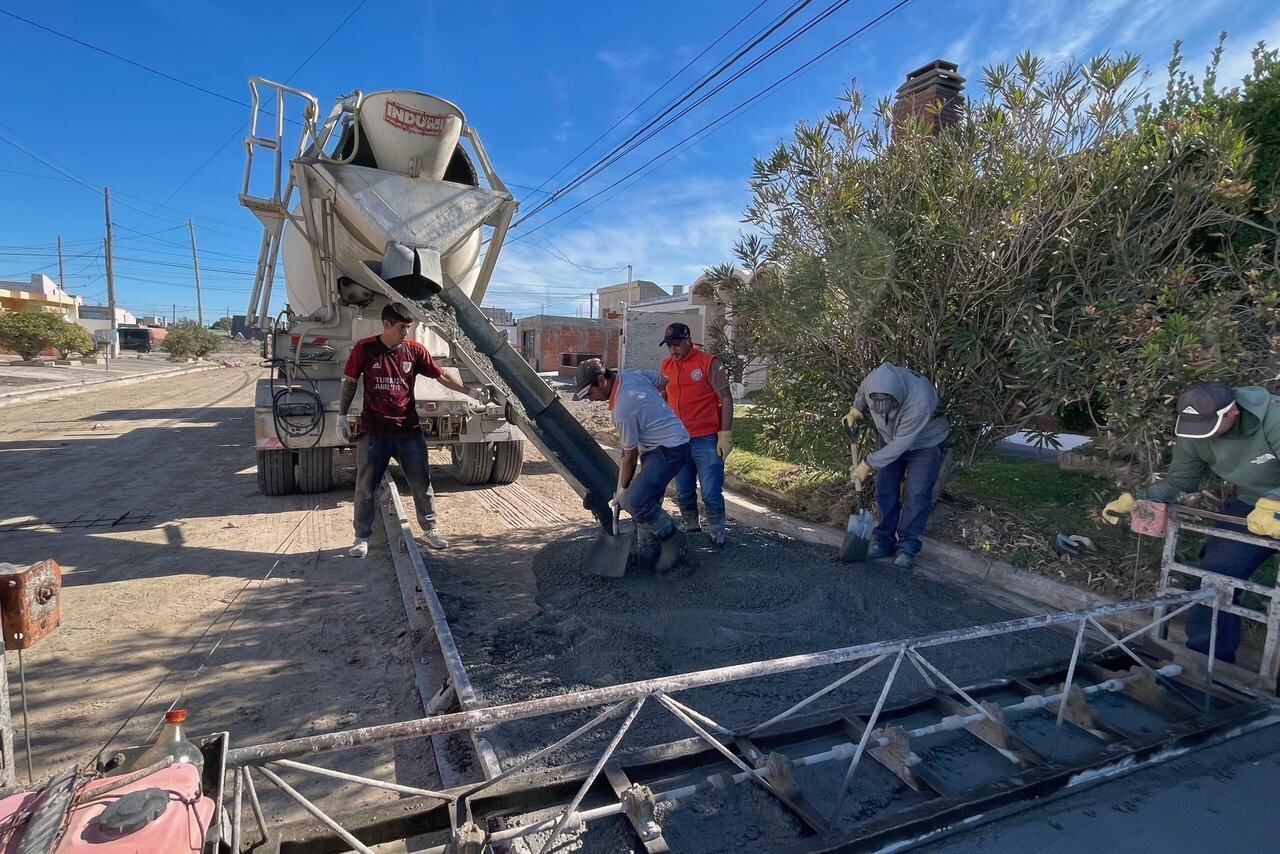 Comenzó la pavimentación de la calle Vivaldi en Playa Unión