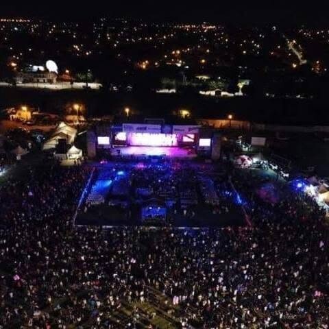 302918621_135949149145516_3762905181663380289_n.jpg SANTIAGO VIVE UN SÁBADO A PURO RITMO, CULTURA Y PASIÓN MUNDIALISTA
