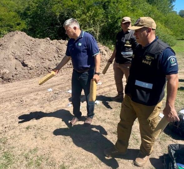 COLONIA BENITEZ: EL GOBIERNO PROVINCIAL DESTRUYÓ MÁS DE 3 TONELADAS DE MARIHUANA Y 80 KILOS DE COCAÍNA