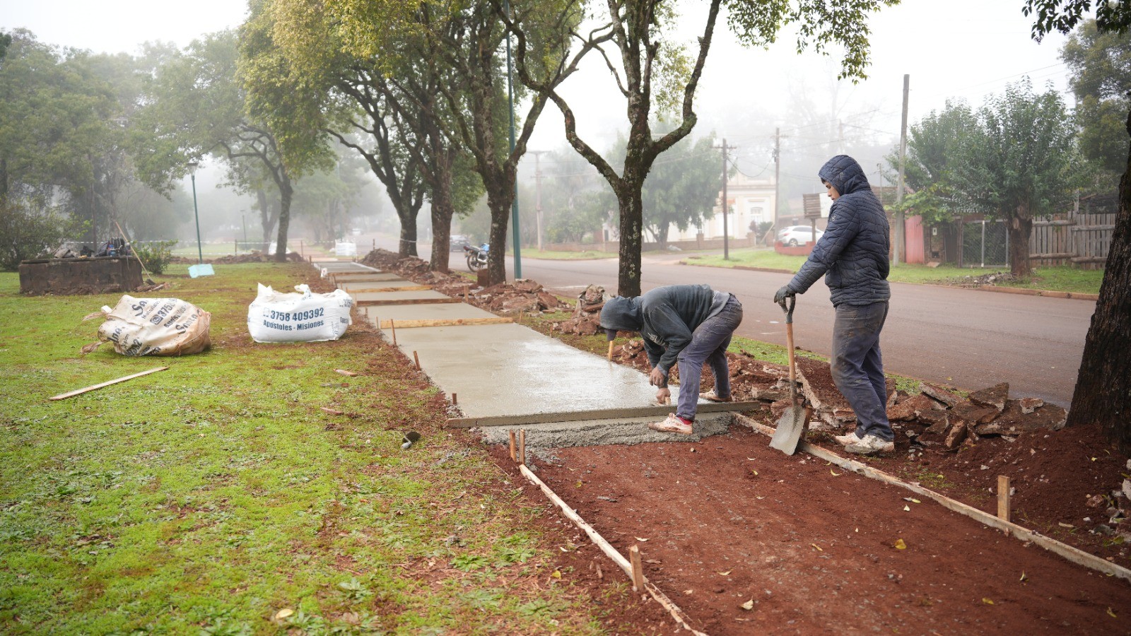 Obras de mejoras de veredas en plazoletas de Avenida Sarmiento.