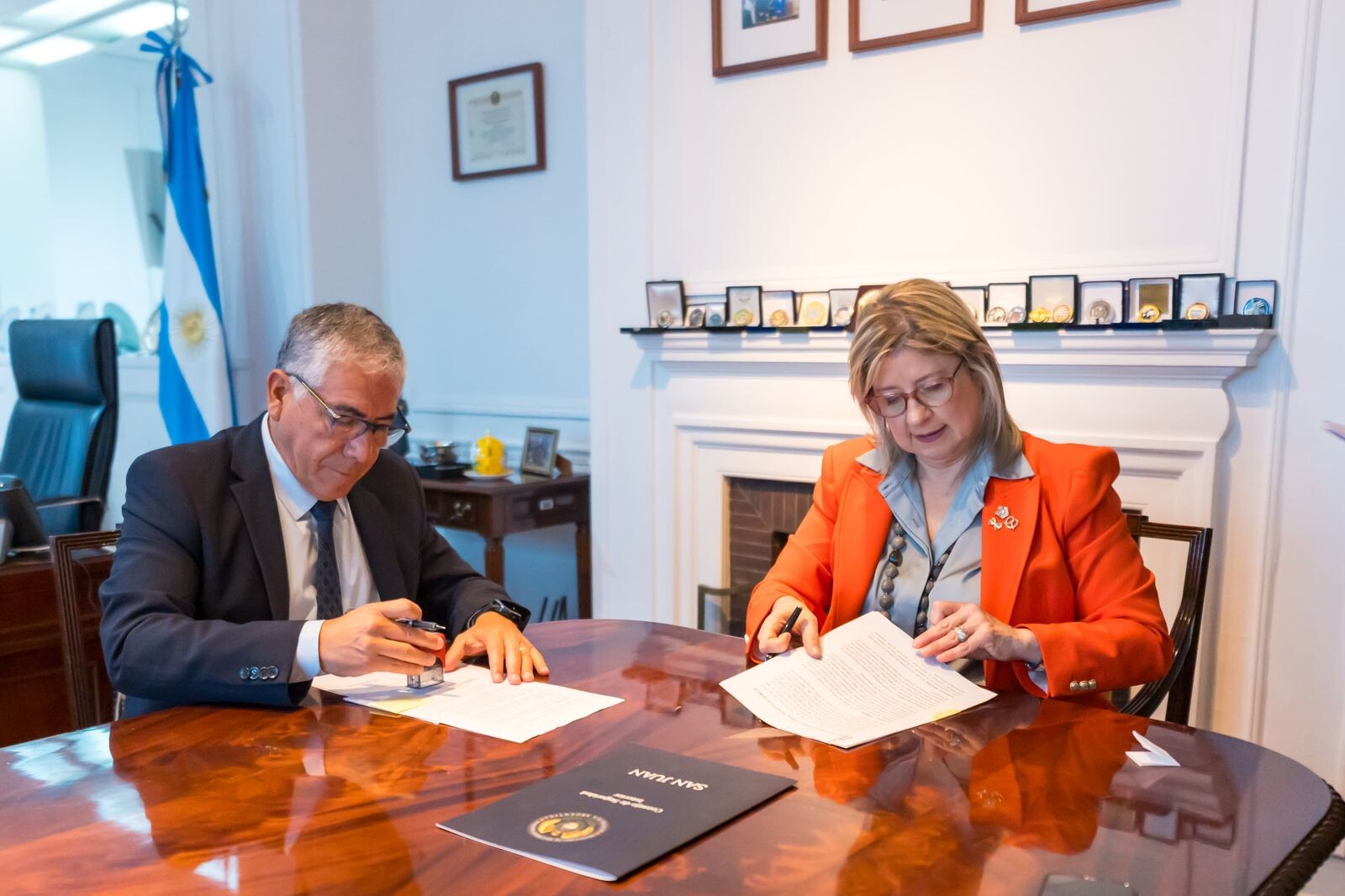 31350.jpg San Juan y Nación firman acuerdos clave en seguridad para combatir delitos complejos