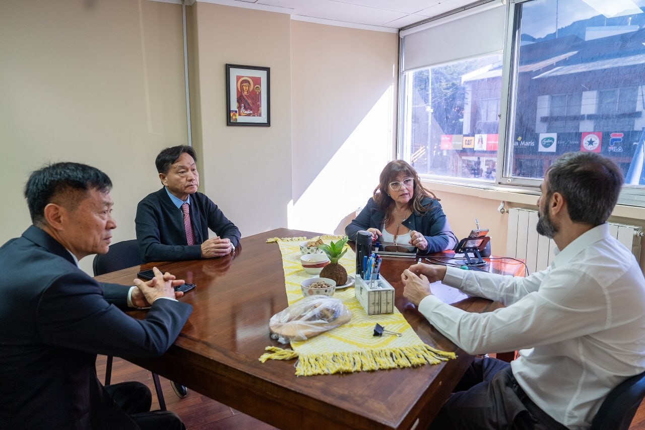 TIERRA DEL FUEGO AVANZA EN PROYECTOS ENERGÉTICOS Y DE INVERSIÓN HIDROCARBURÍFERA CON EMPRESAS CHINAS