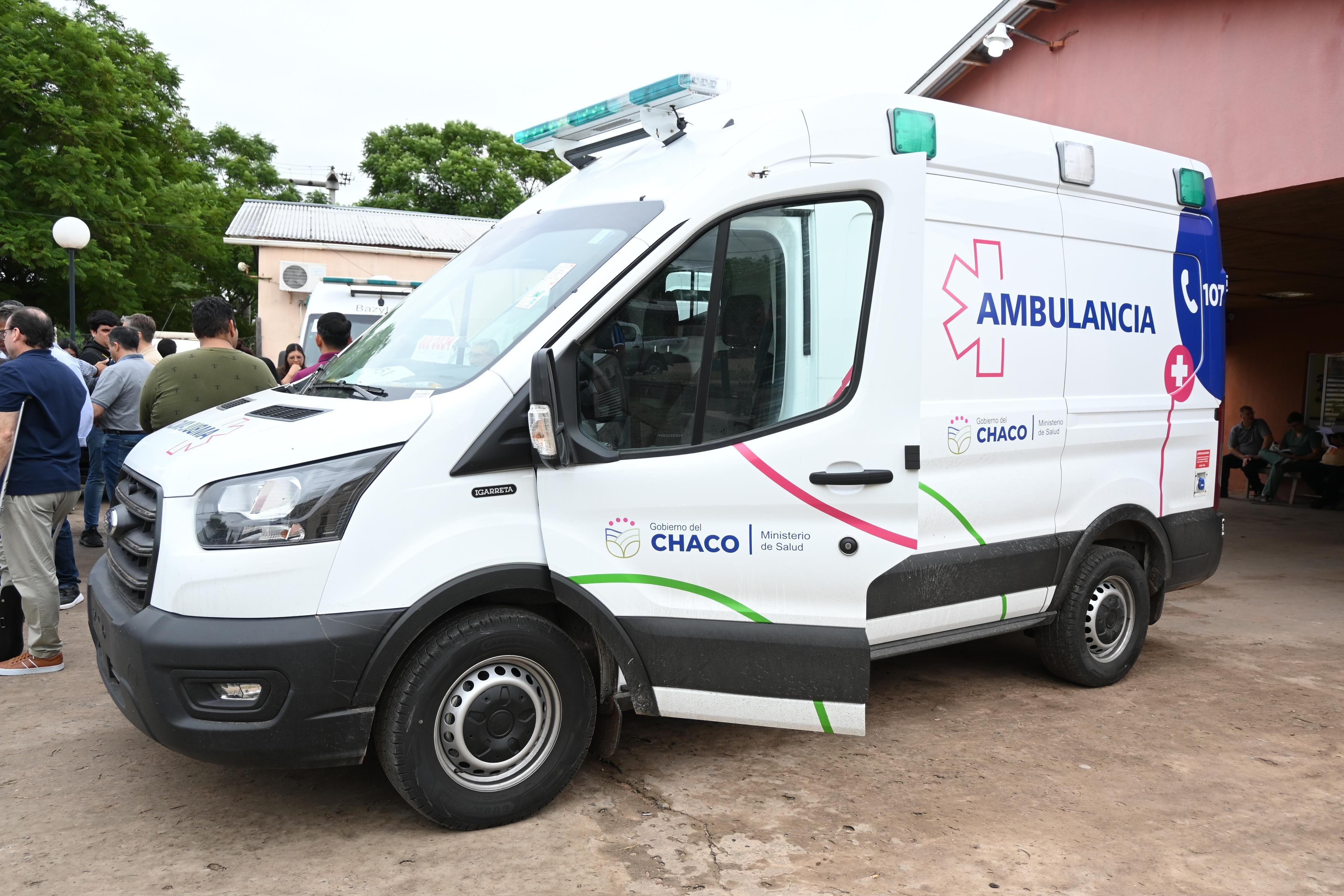 EL GOBERNADOR ZDERO ENTREGÓ NUEVAS AMBULANCIAS PARA LAS LOCALIDADES DE TACO POZO Y LOS FRENTONES