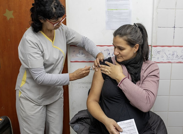 35d454f5-e304-4e83-881a-63441867fd6e.jpg Recuerdan a las embarazadas que hasta el 31 de octubre pueden vacunarse contra el Virus Sincicial Respiratorio