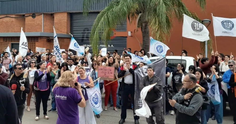 Trabajadores judiciales piden igualdad salarial y reclaman el mismo adicional que perciben los magistrados y funcionarios