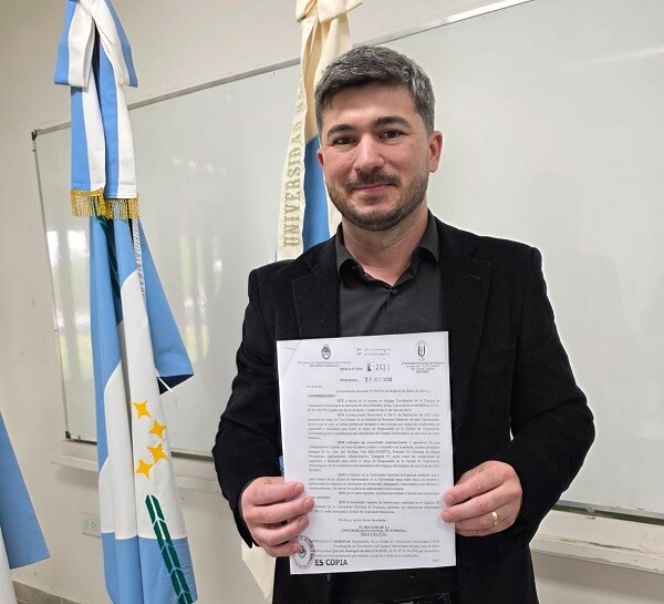 35d454f5-e304-4e83-881a-63441867fd6e.jpg El licenciado Rodrigo Kratochvil asumió como responsable de la UVT y coordinador de los laboratorios de la UNaF