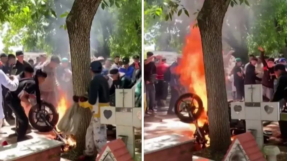 Entierro tumbero: prendieron fuego una moto y la metieron en la fosa junto al ladrón muerto