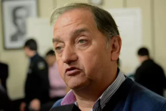 Carlos Linares: «Ficha Limpia quiere proscribir la presentación de Cristina como posible candidata en la provincia»