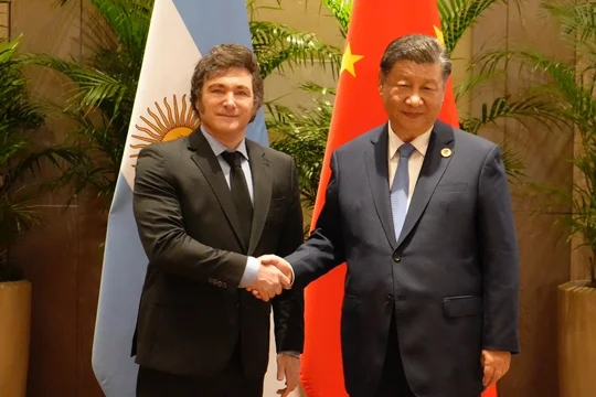 Escándalo: el gobierno de Javier Milei gasta casi 0 millones en un community manager en China