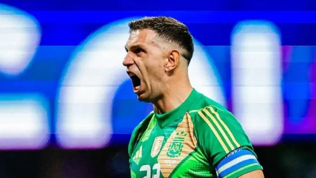 El Dibu Martínez se perderá la doble fecha de Eliminatorias : detalles sobre la sanción de la FIFA