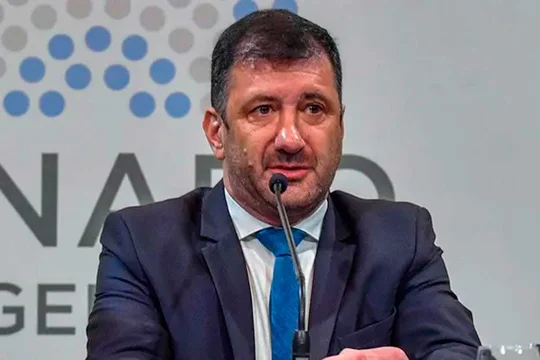 360.webp «El dinero no era mío», dijo el senador Edgardo Kueider después de haber sido detenido con 200 mil dólares sin declarar