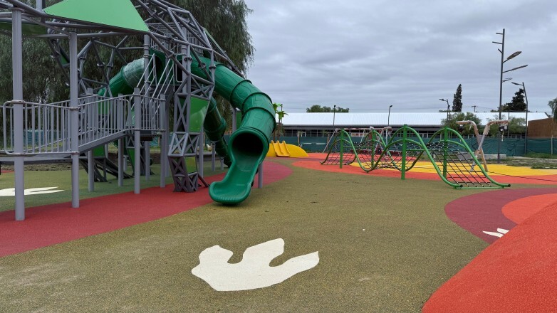 36668.jpg Avances en el nuevo sector de juegos del Parque Belgrano