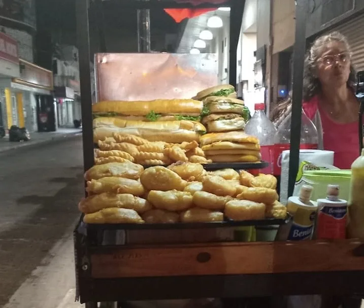 37e1f0c3-3326-4fc6-a169-8c59a503193d-jpeg.webp La Municipalidad de Salta decomisó cinco carros de comidas que incumplían la normativa