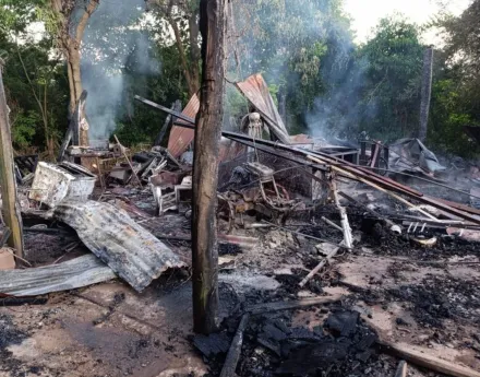 381075w440h345c.jpg.webp Antes de Navidad, una mujer incendió su casa y se dió a la fuga en el interior de Corrientes