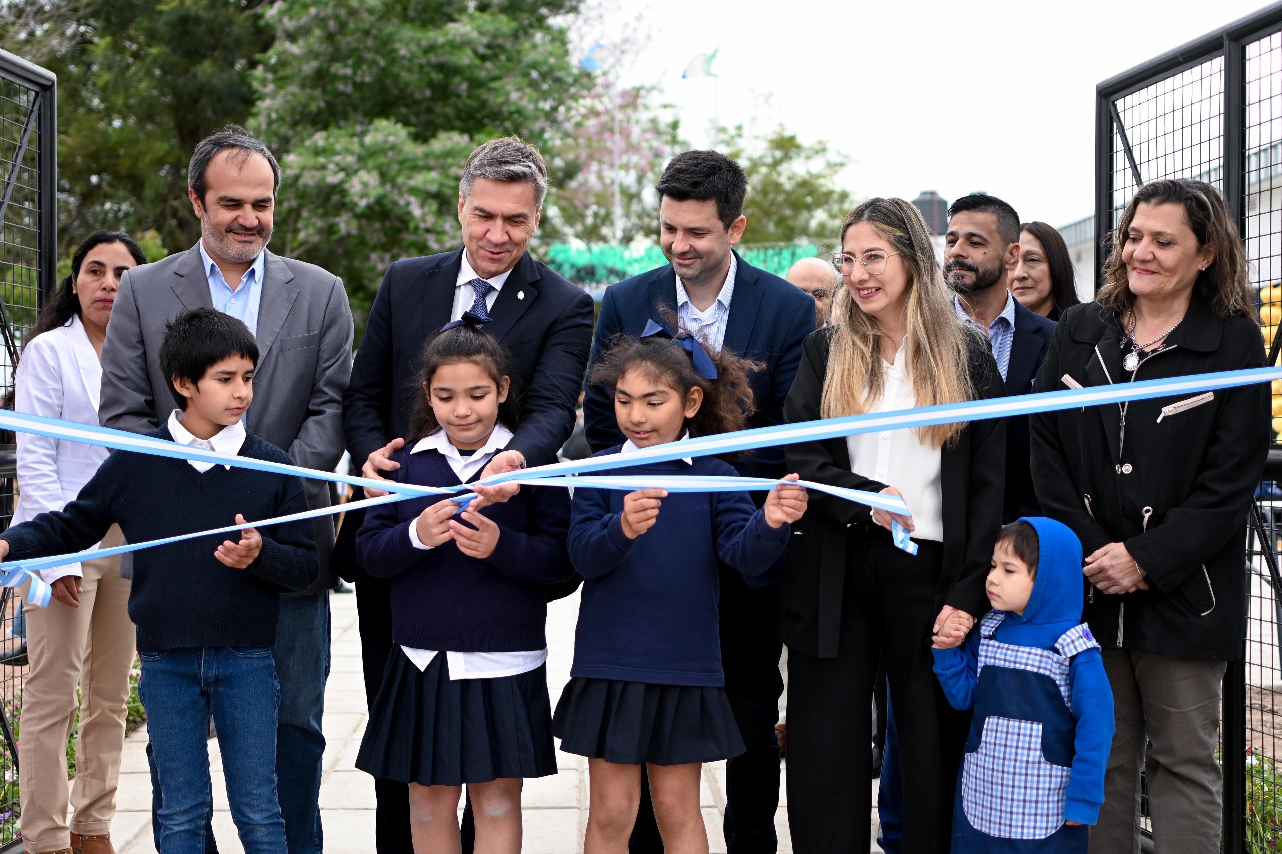 ZDERO INAUGURÓ EL NUEVO EDIFICIO DE LA EEP N° 105 EN SÁENZ PEÑA, QUE CELEBRÓ 100 AÑOS DE HISTORIA