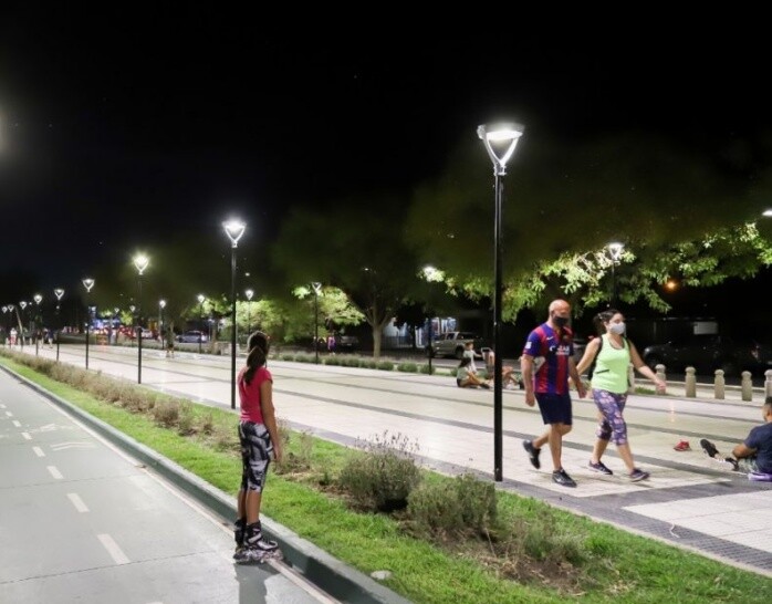 SAN RAFAEL | Una farola del Paseo Rawson cayó y golpeó a una mujer