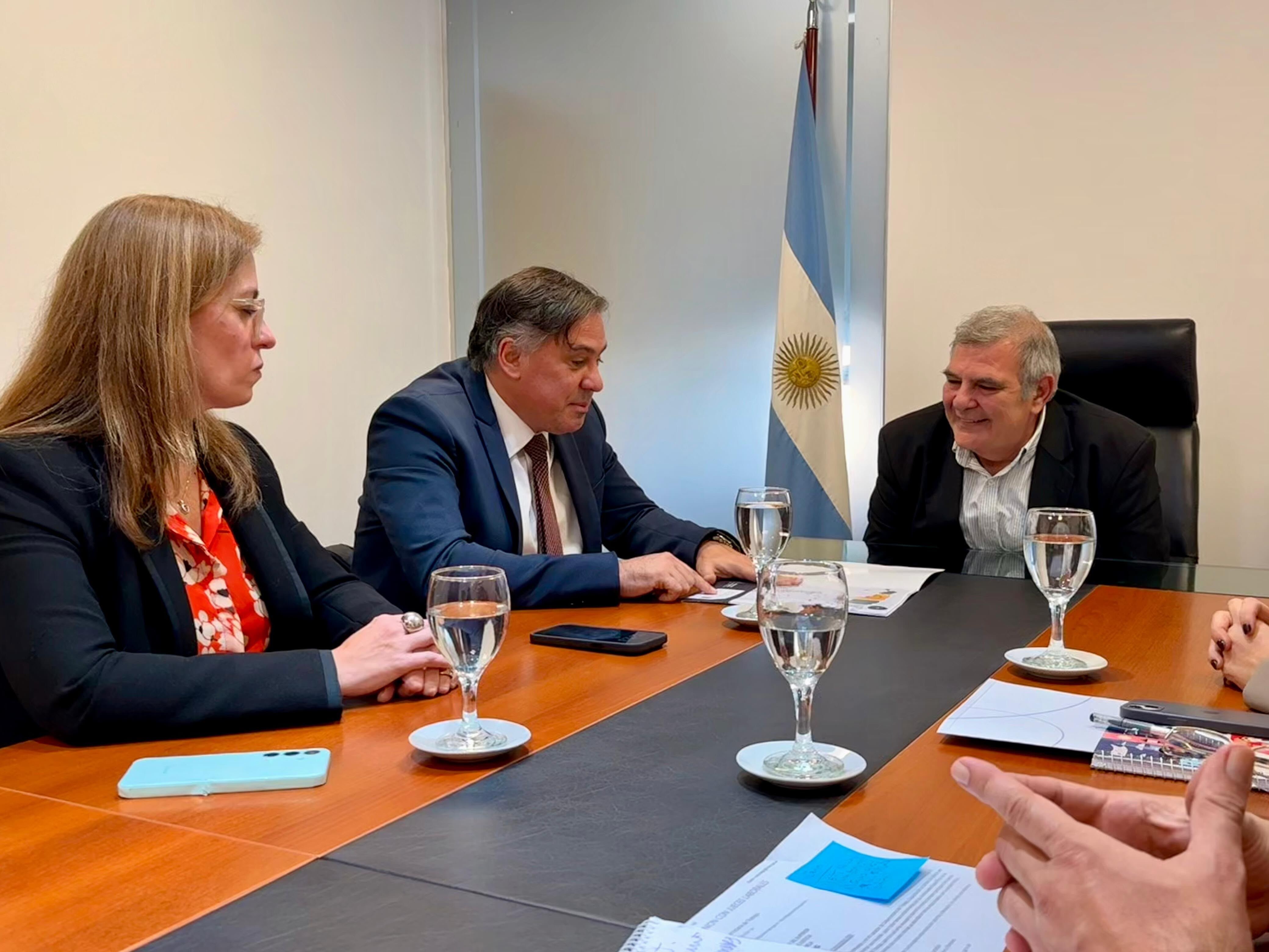 CHACO Y NACIÓN FORTALECEN EL TRABAJO CONJUNTO PARA MEJORAR EL ACCESO A LA JUSTICIA Y LA PROTECCIÓN DE DERECHOS CHACO Y NACIÓN FORTALECEN EL TRABAJO CONJUNTO PARA MEJORAR EL ACCESO A LA JUSTICIA Y LA PROTECCIÓN DE DERECHOS