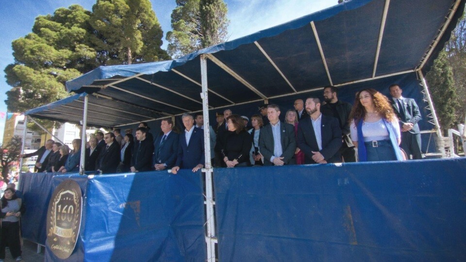 402465_crop_172313_lg.jpeg Rawson celebró su 160° aniversario con un emotivo acto y desfile comunitario