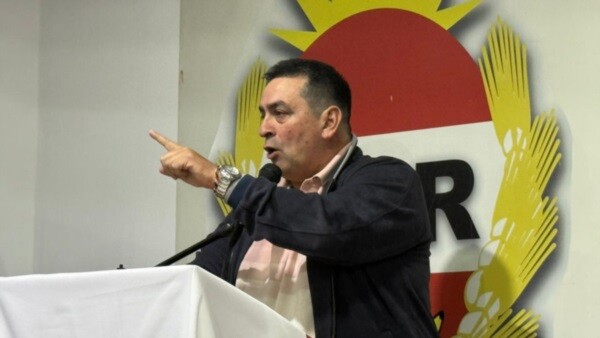 Dictaron la rebeldía y ordenaron la captura de Carlos Díaz por incumplir una probation Dictaron la rebeldía y ordenaron la captura de Carlos Díaz por incumplir una probation