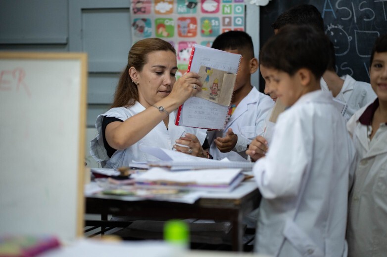 43471.jpg Se lanza el Plan de Fortalecimiento en Matemática para primaria y secundaria.