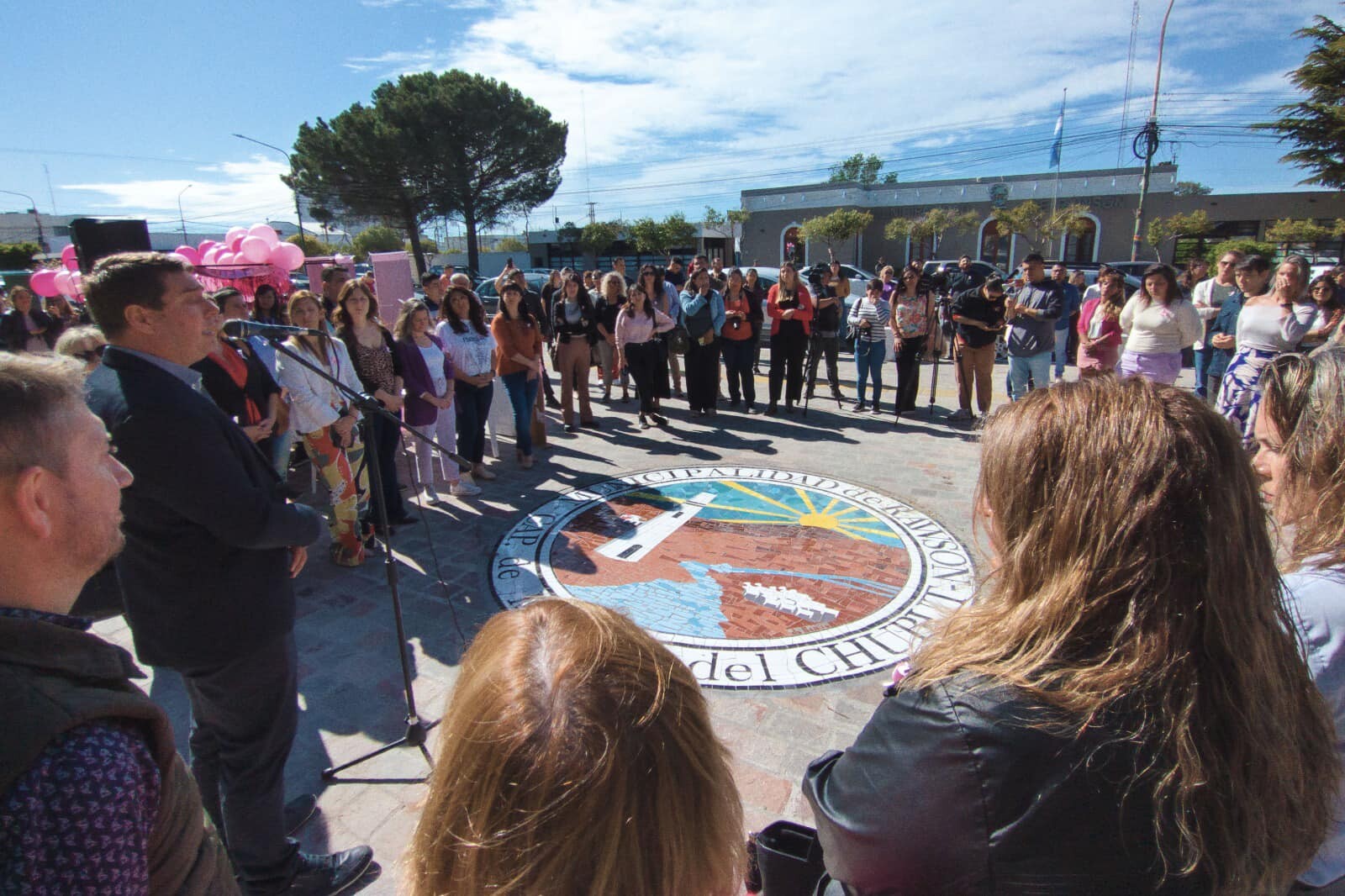 Concurrida jornada de prevención del Cáncer de mamas en la Plaza Guillermo Rawson