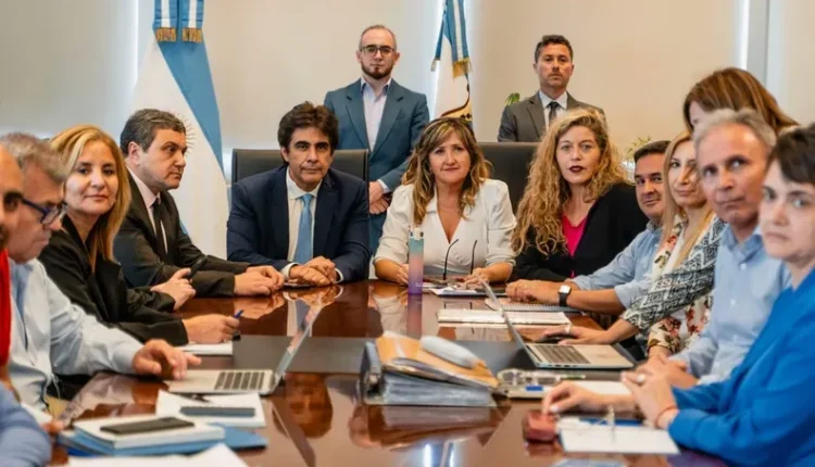 464977w790h526c-1.webp-1-750x430.webp Gobierno de San Juan y gremios docentes lograron un acuerdo en negociación paritaria