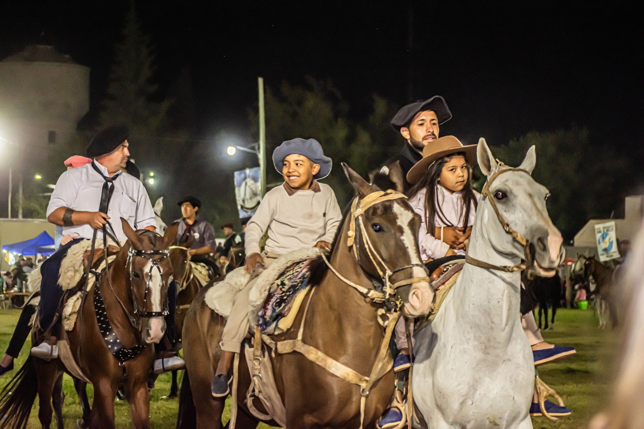Caucete vivió una noche inolvidable en la Segunda Fiesta Nocturna de Jineteada y Destrezas Criollas