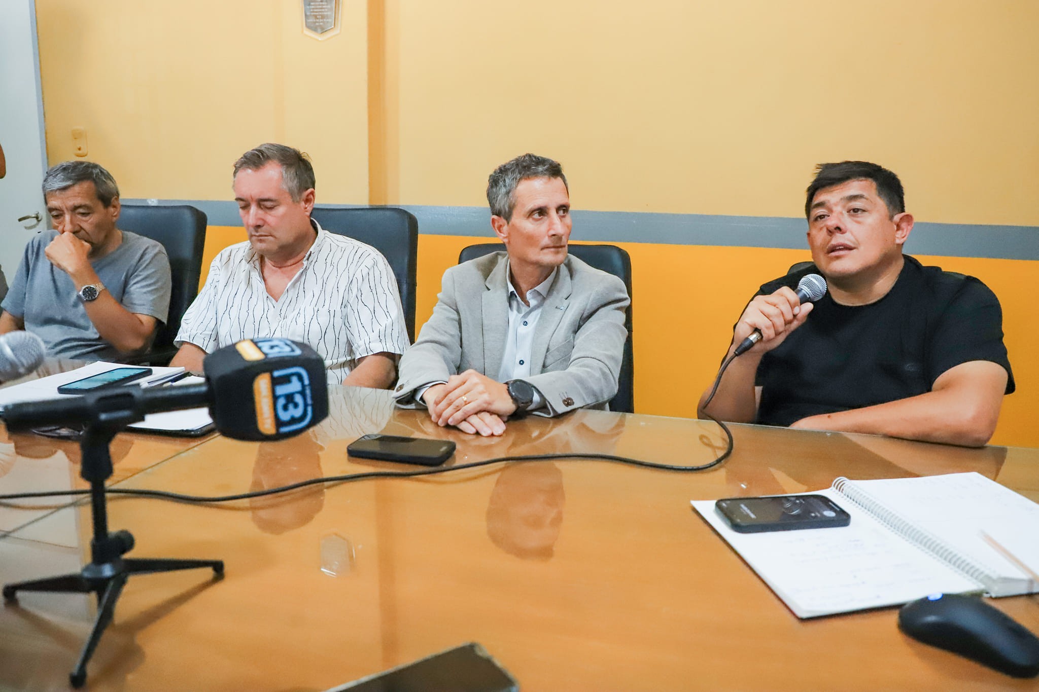 El intendente Matías Espejo recibió al ministro de Familia y Desarrollo Humano, Carlos Platero, en un encuentro clave para coordinar acciones que permitan continuar asistiendo a las zonas afectadas por las recientes inclemencias climáticas.
