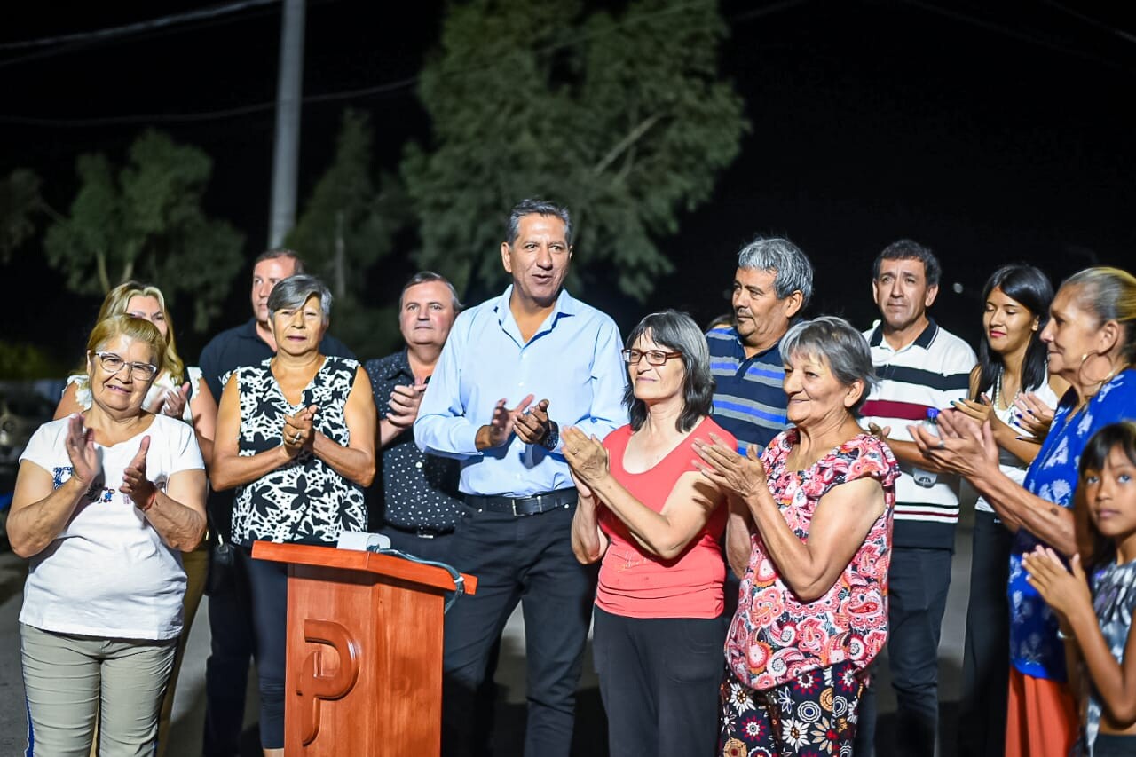 El intendente de Pocito,Fabian Aballay dejo inaugurado un nuevo sector con renovada luminarias LED