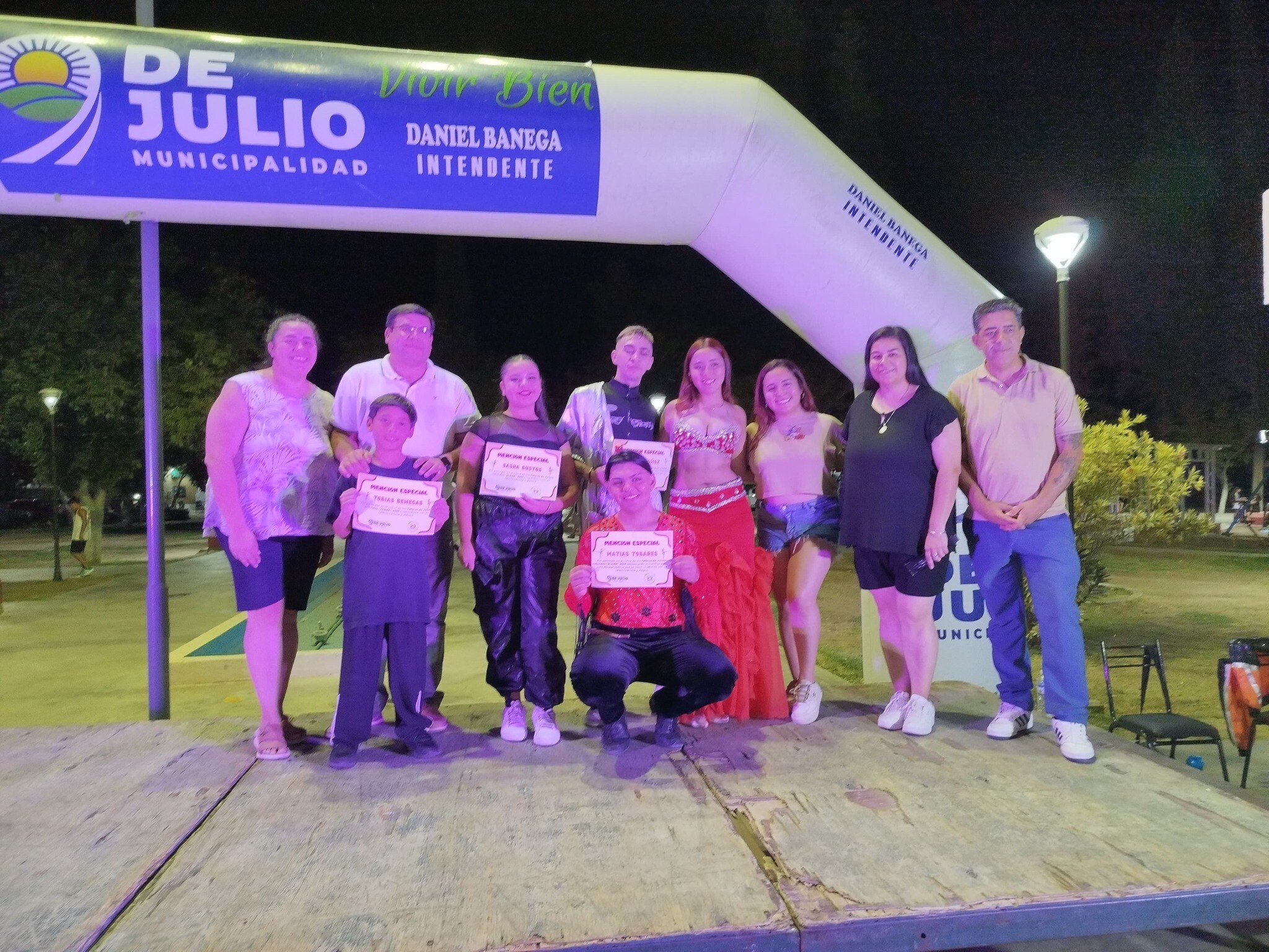 El intendente de 9 de Julio,Daniel Banega, participio de la   gran noche del cierre de los Talleres Culturales