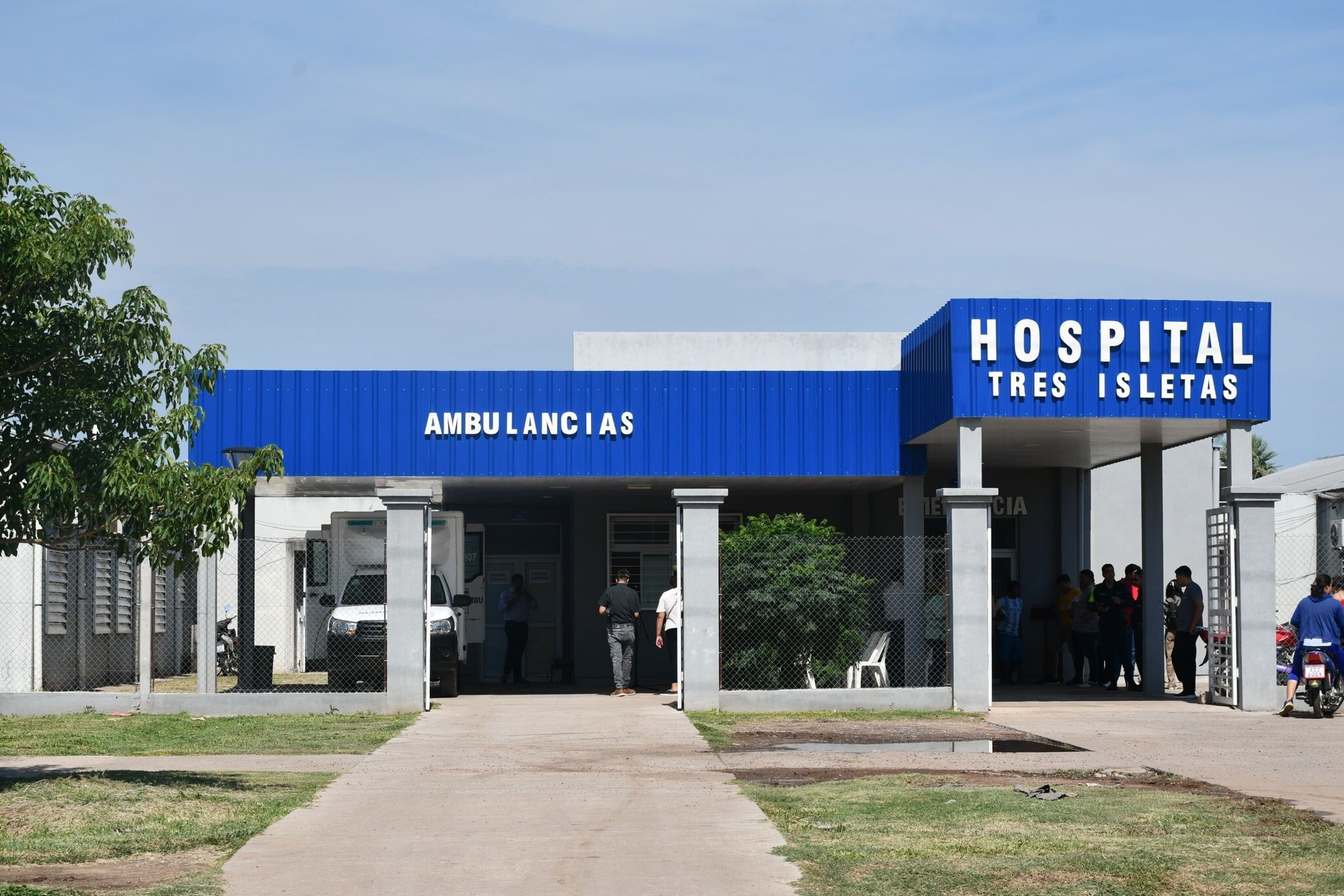 TRES ISLETAS: ENTREGA DE NUEVA AMBULANCIA AL HOSPITAL “DR. JORGE VÁZQUEZ”