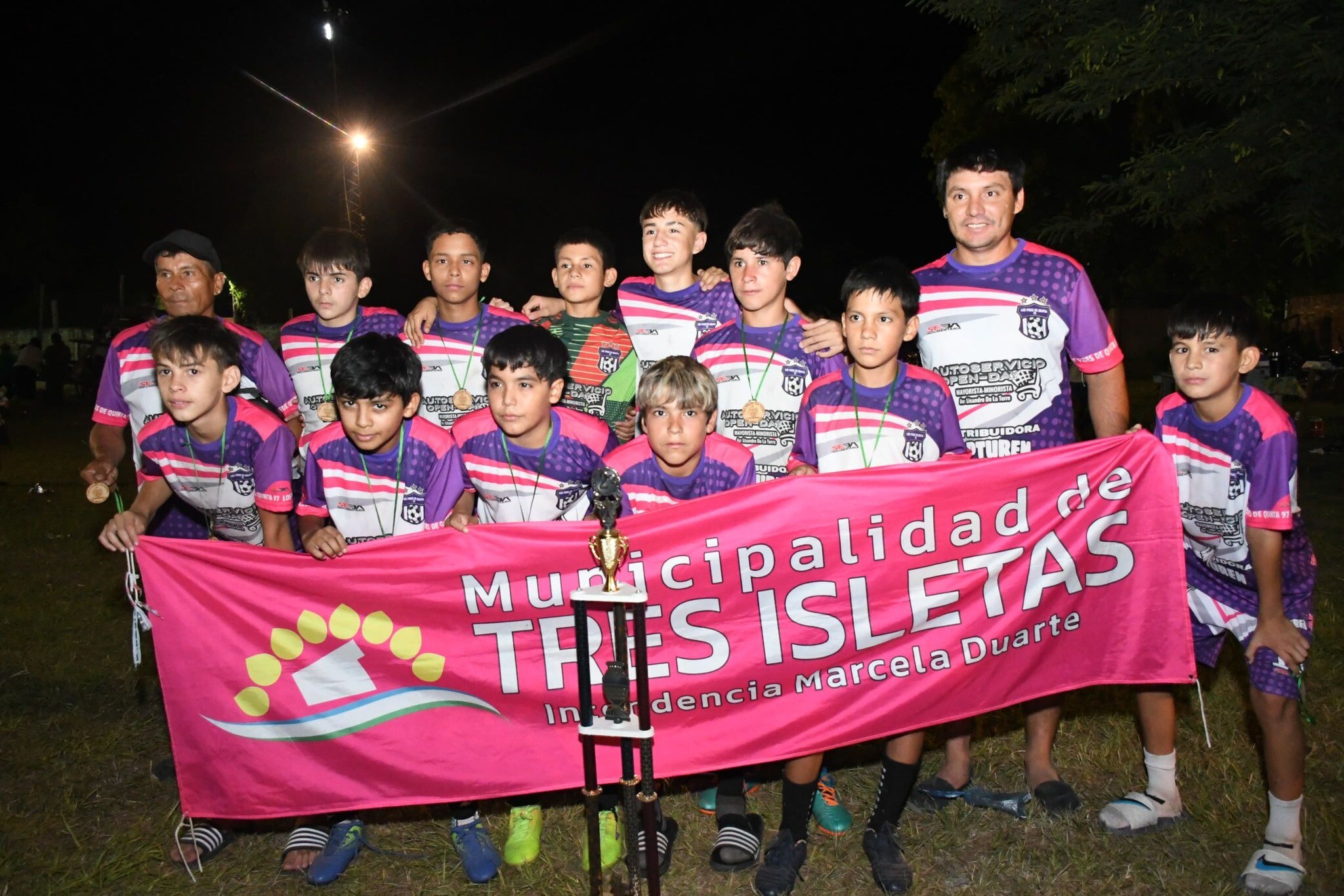 TRES ISLETAS: FIN DE SEMANA A PURO FÚTBOL