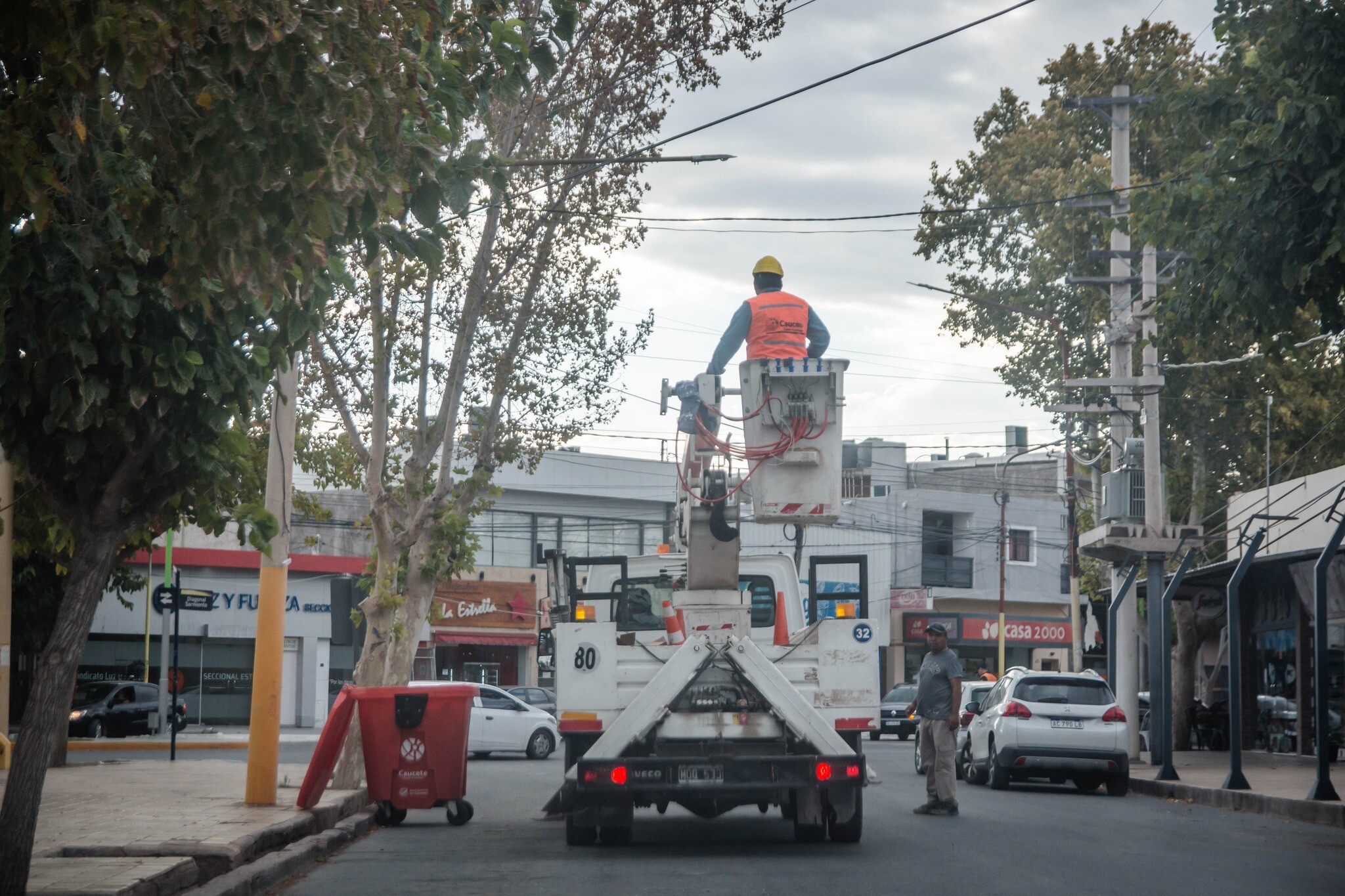 El municipio de Caucete esta trabajando para mejora la iluminación en todo el departamento.