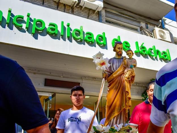 Como cada año, el Santo Patrono San José recorrió las instituciones del departamento de Jachal llevando su bendición y renovando la fe de nuestra comunidad.