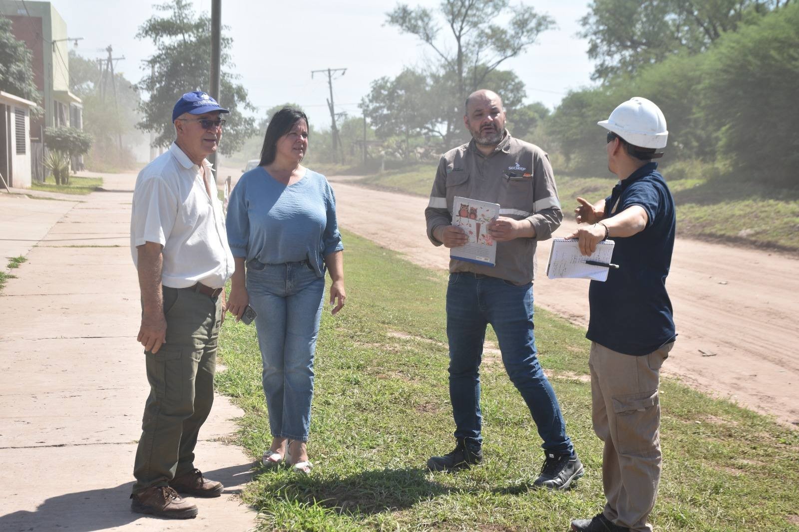 480964375_1067968348703380_5070959913132029396_n.jpg TRES ISLETAS: EL EQUIPO MUNICIPAL COMENZÓ ¡Una obra esperada por todos: Iniciamos la iluminación de un nuevo tramo clave!