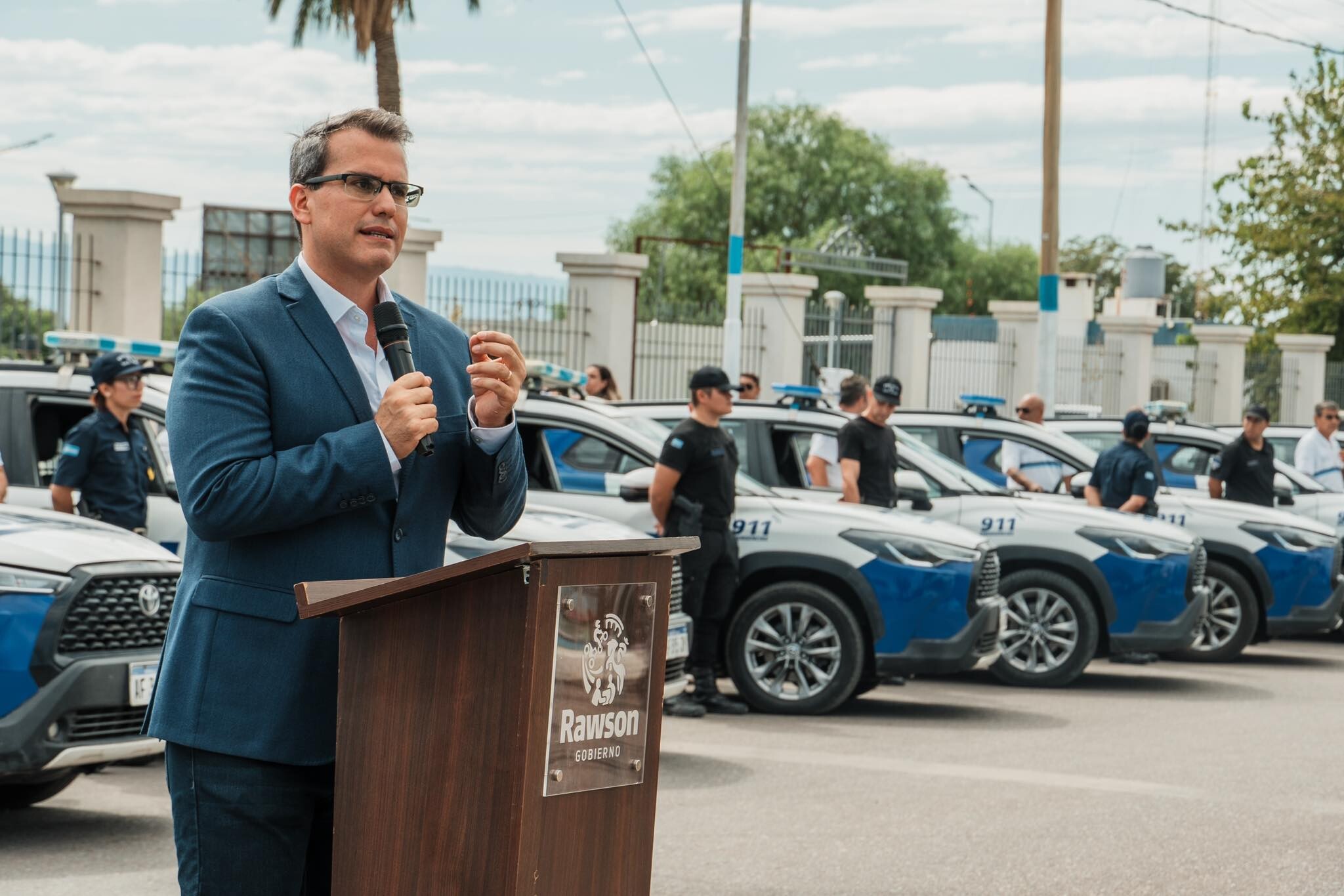 En un importante avance para la seguridad del departamento, el intendente de Rawson, Carlos Munisaga, presentó la nueva flota de la Policía Comunal