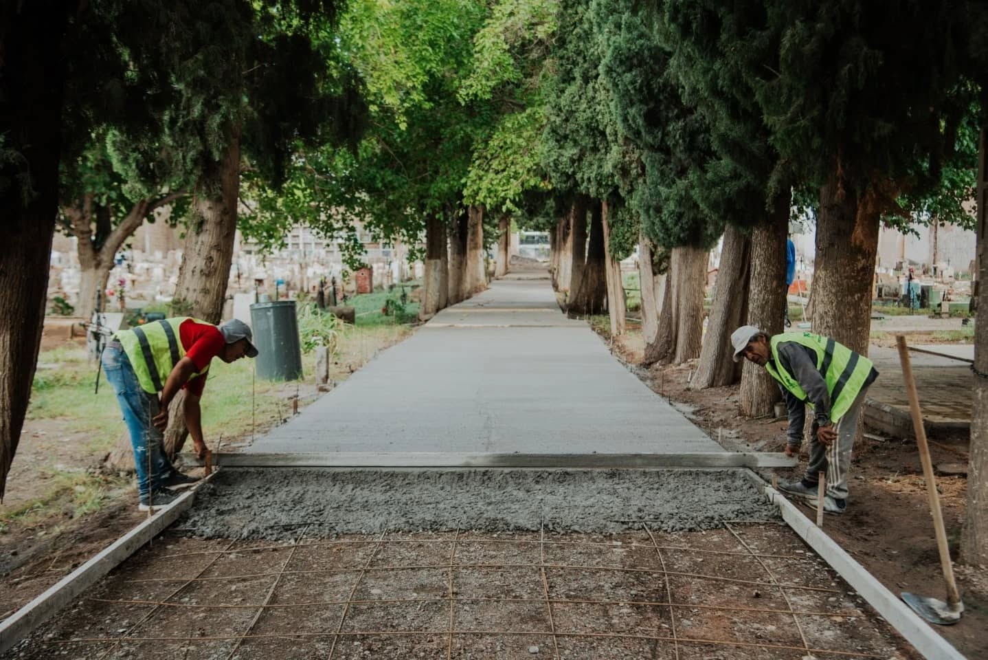 El Municipio de Pocito está realizando una serie de mejoras en el Cementerio Municipal con el objetivo de brindarle un mejor servicio a las familias que concurren a visitar a sus difuntos.