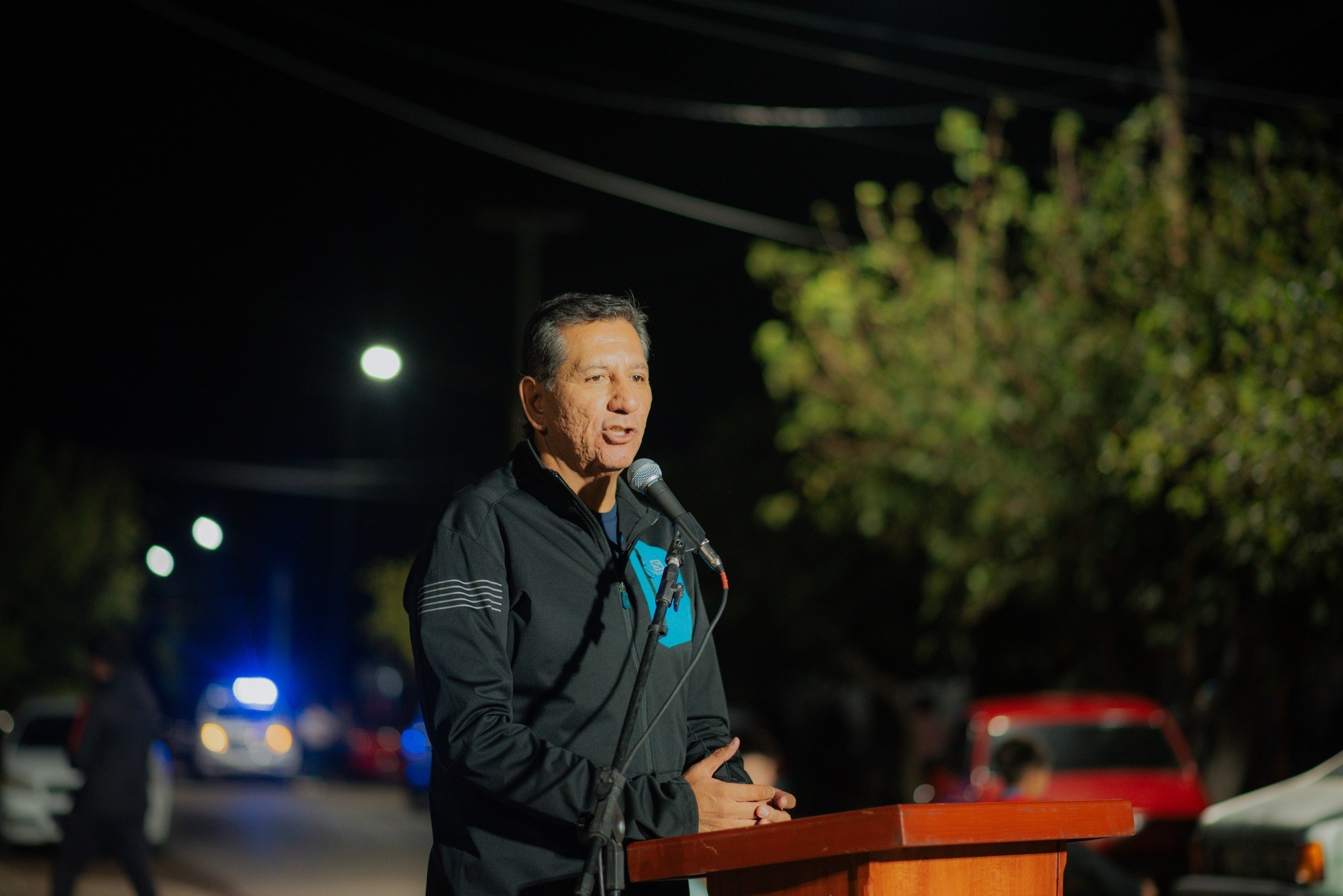 El intendente de Pocito, Fabian Aballay, inauguró la iluminación LED en el Lote Hogar 33.