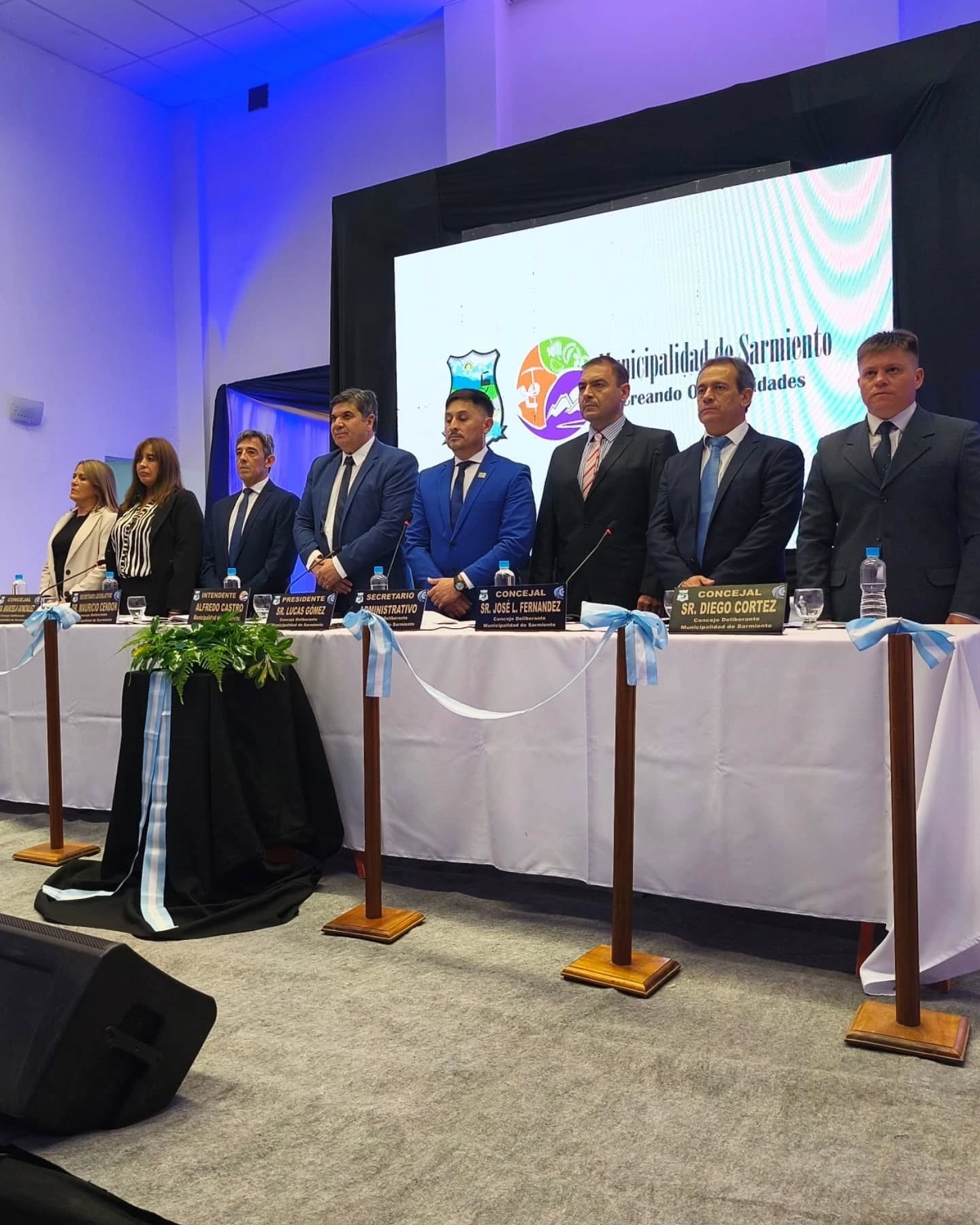 En la Apertura de Sesiones 2025,el intendente de Sarmiento enumero obras de gran magnitud para el departamento como mas recambio de luminarias led,la construcción del Camping Municipal de Pedernal, como así también la construcción de siete nuevos playones polideportivos y la llegada de obras de gas natural.