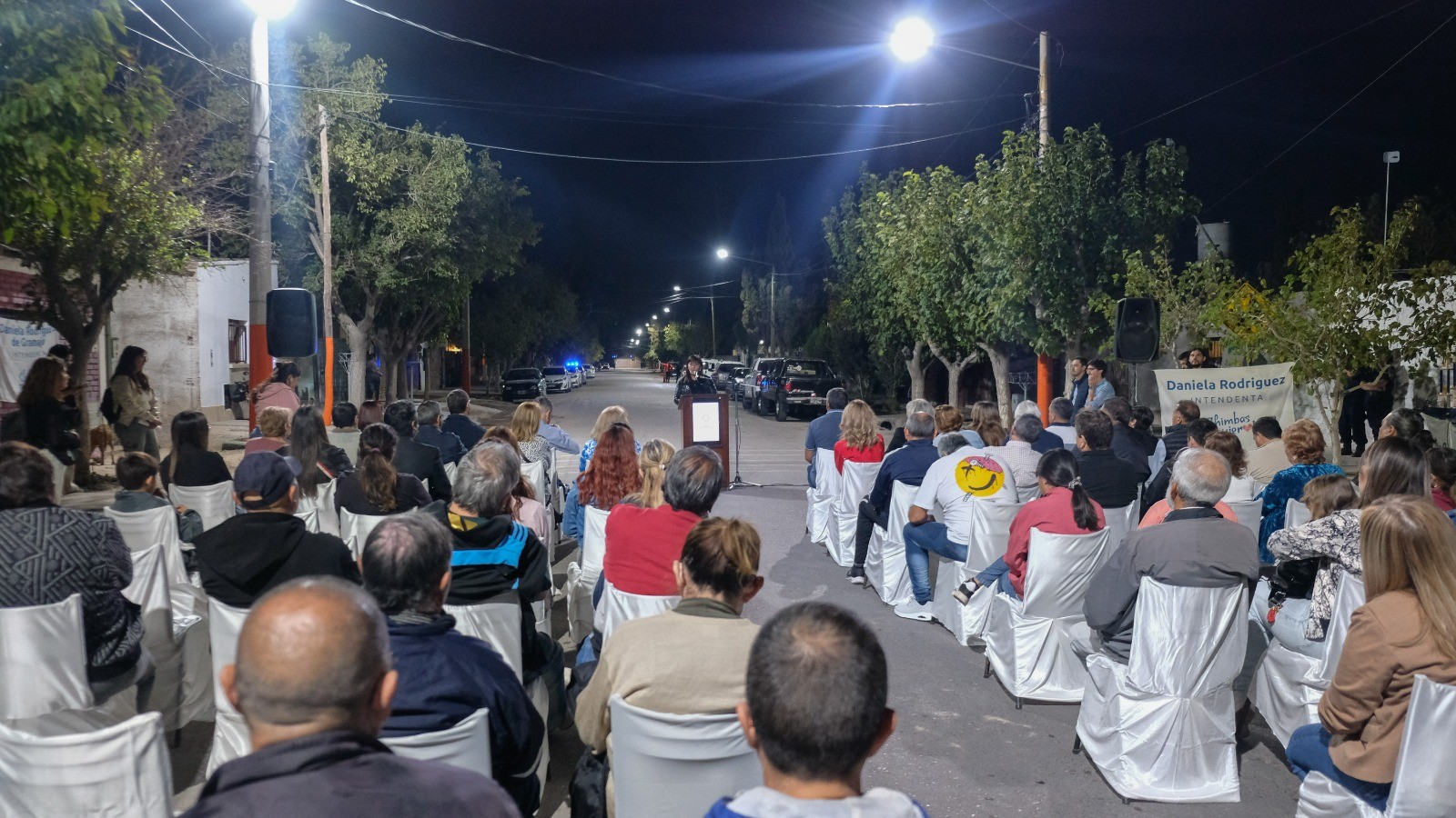 La intendenta de la Ciudad de Chimbas, Daniela Rodríguez inauguró la nueva iluminación led de calle Cipolletti desde Benavidez a 25 de Mayo, calle Nueva Argentina de Cipolletti a Díaz, calle Chatar, Villa Morrone, Loteo Don Rodrigo y Loteo San Andrés.