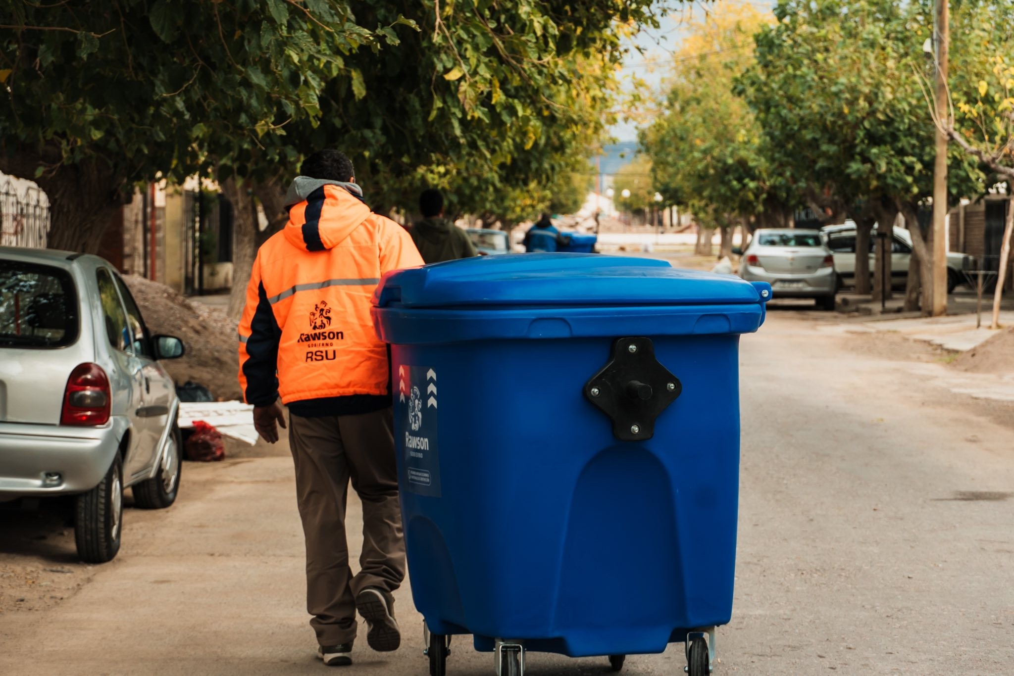 El municipio de Rawson esta avanzando en la contenerización de sus barrios mas importantes.