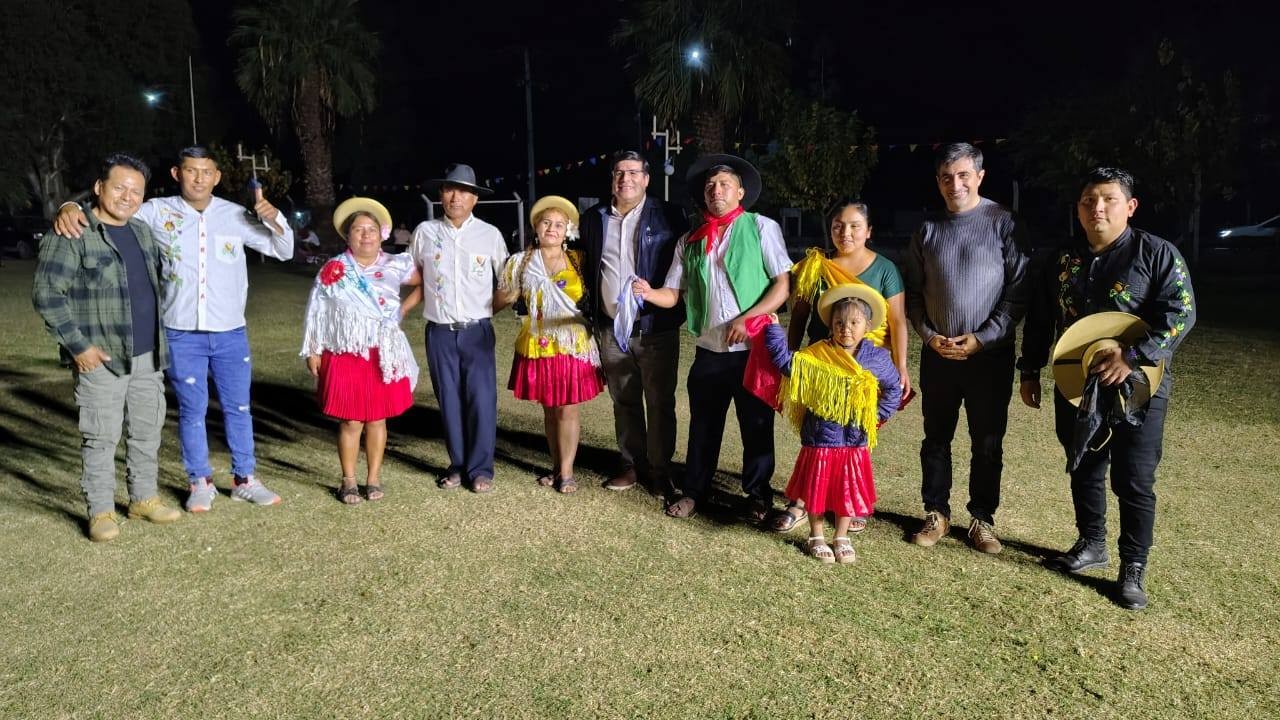 El intendente de 9 de Julio,Daniel Banega acompañó a la comunidad de la Colectividad Boliviana “El Progreso” en un emotivo encuentro realizado en el Polideportivo de Chacritas