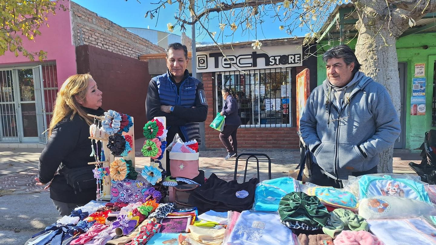 Durante el fin de semana se realizo con gran éxito otra Feria de Emprendedores y Artesanos en Pocito.