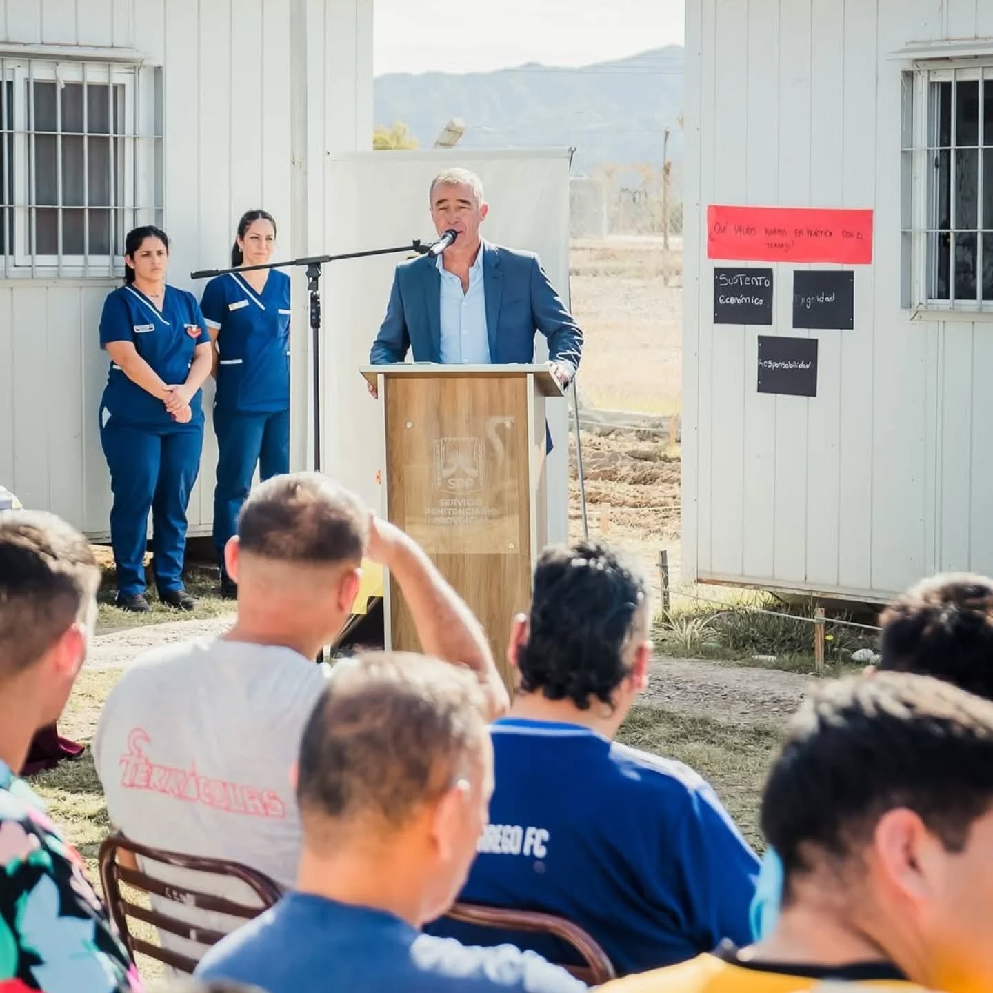 El vicegobernador y presidente de la Cámara de Diputados, Fabián Martín, visitó la Escuela Juana Godoy de Brandes, ubicada dentro del Servicio Penitenciario Provincial.