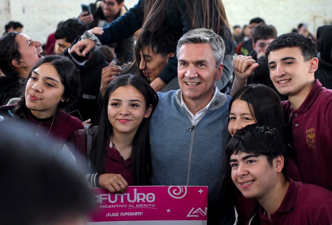 ZDERO LLEVÓ +FUTURO A GENERAL SAN MARTÍN: “QUEREMOS QUE SE ANIMEN A SOÑAR EN GRANDE”