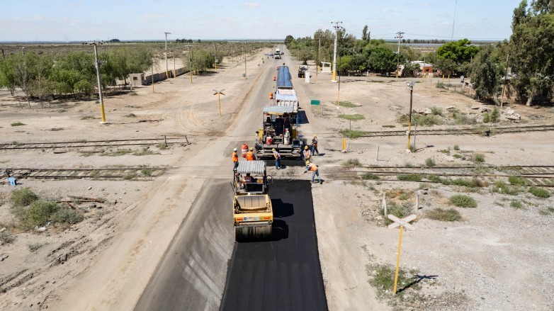 La repavimentación de la Ruta Nacional 153, impulsada por la Dirección Provincial de Vialidad (DPV), dependiente del Ministerio de Infraestructura, Agua y Energía, avanza hacia su etapa final en el Sur Sanjuanino.