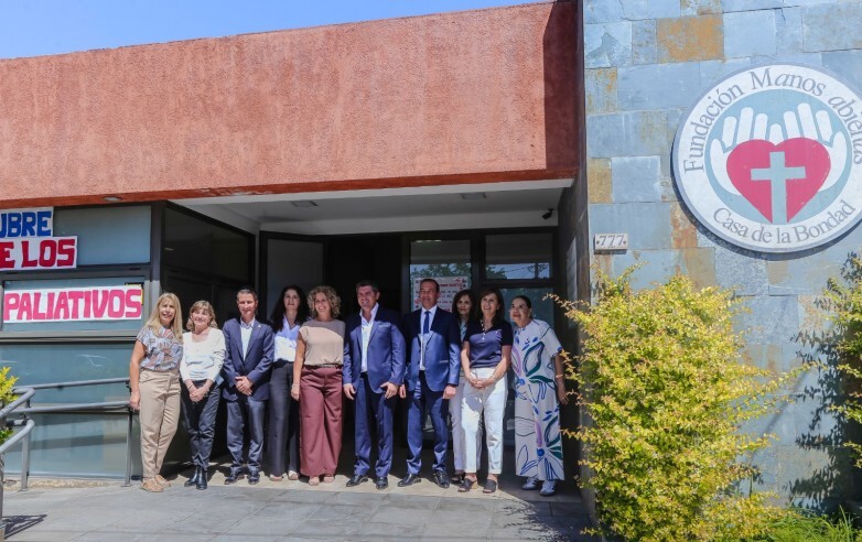 4bcbad6b23f6ab376738031420f7617d_L.jpg Orrego recorrió la Casa de la Bondad